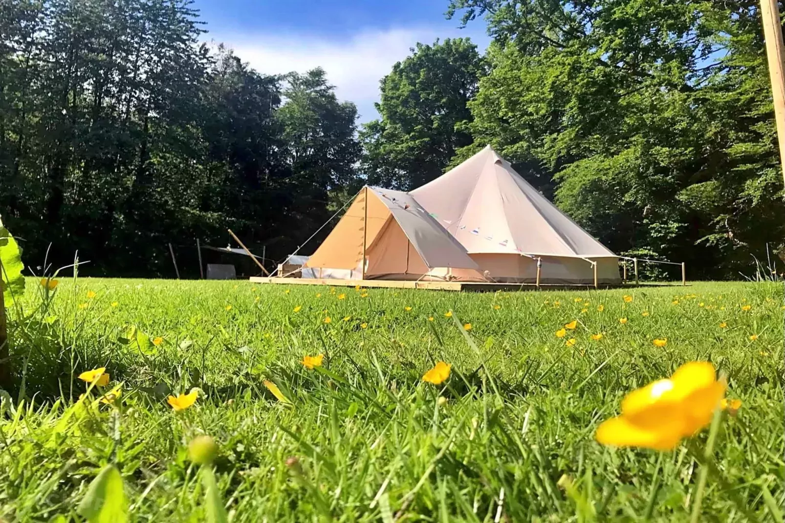 Meadow Glamping Tents-Buitenlucht