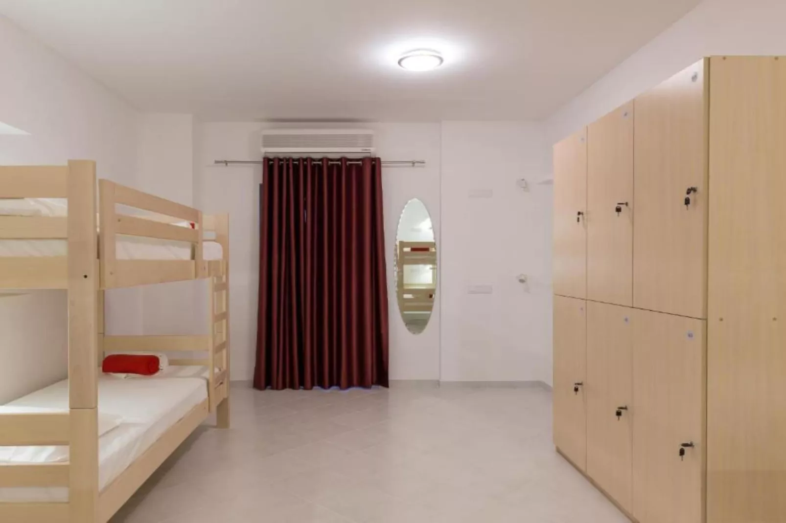 Hostel Free Bird  - Bed in Seven Bed Mixed Dormitory Room 1 (H)-Slaapkamer
