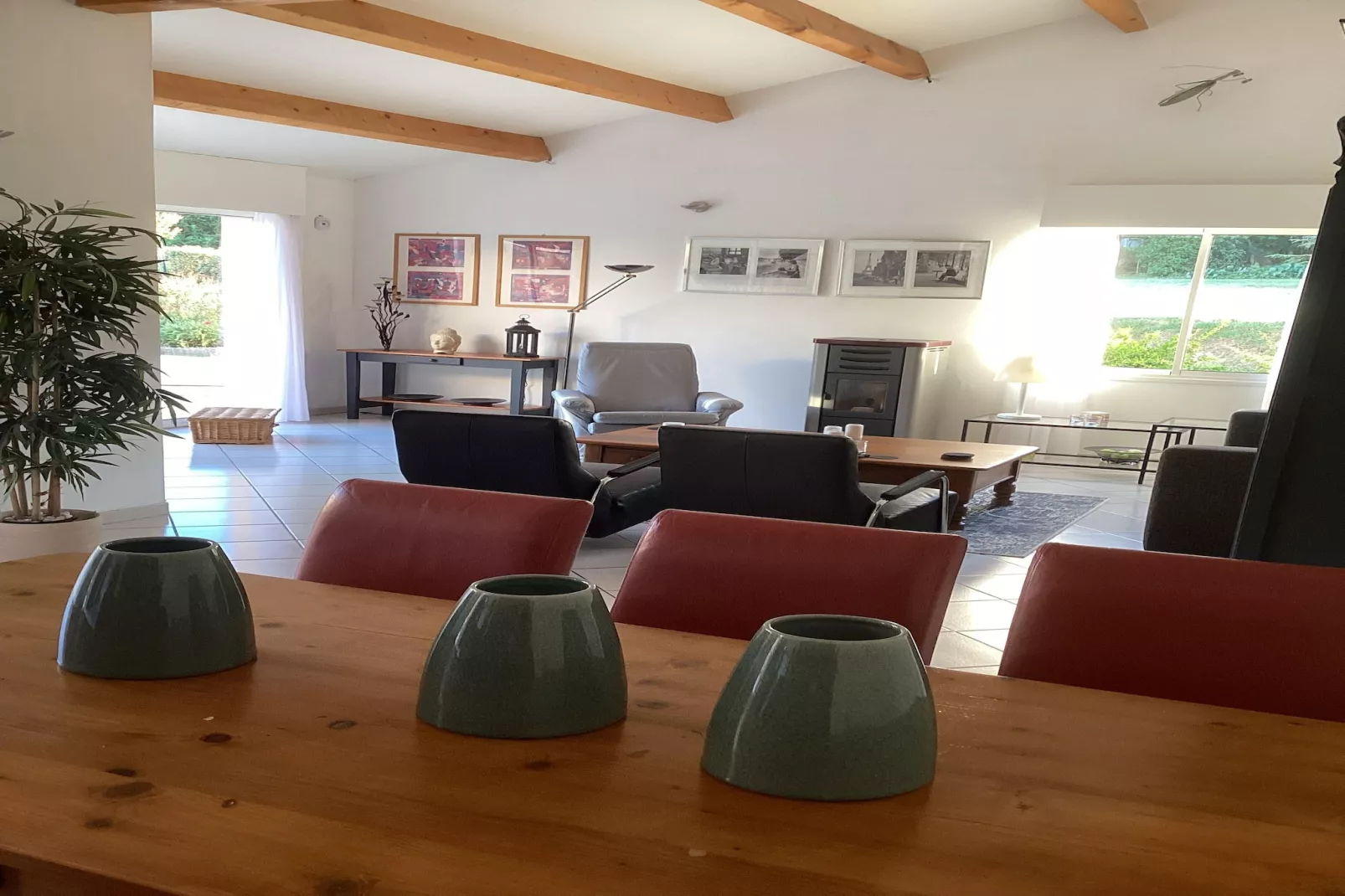 Villa Le Midi-Eetkamer