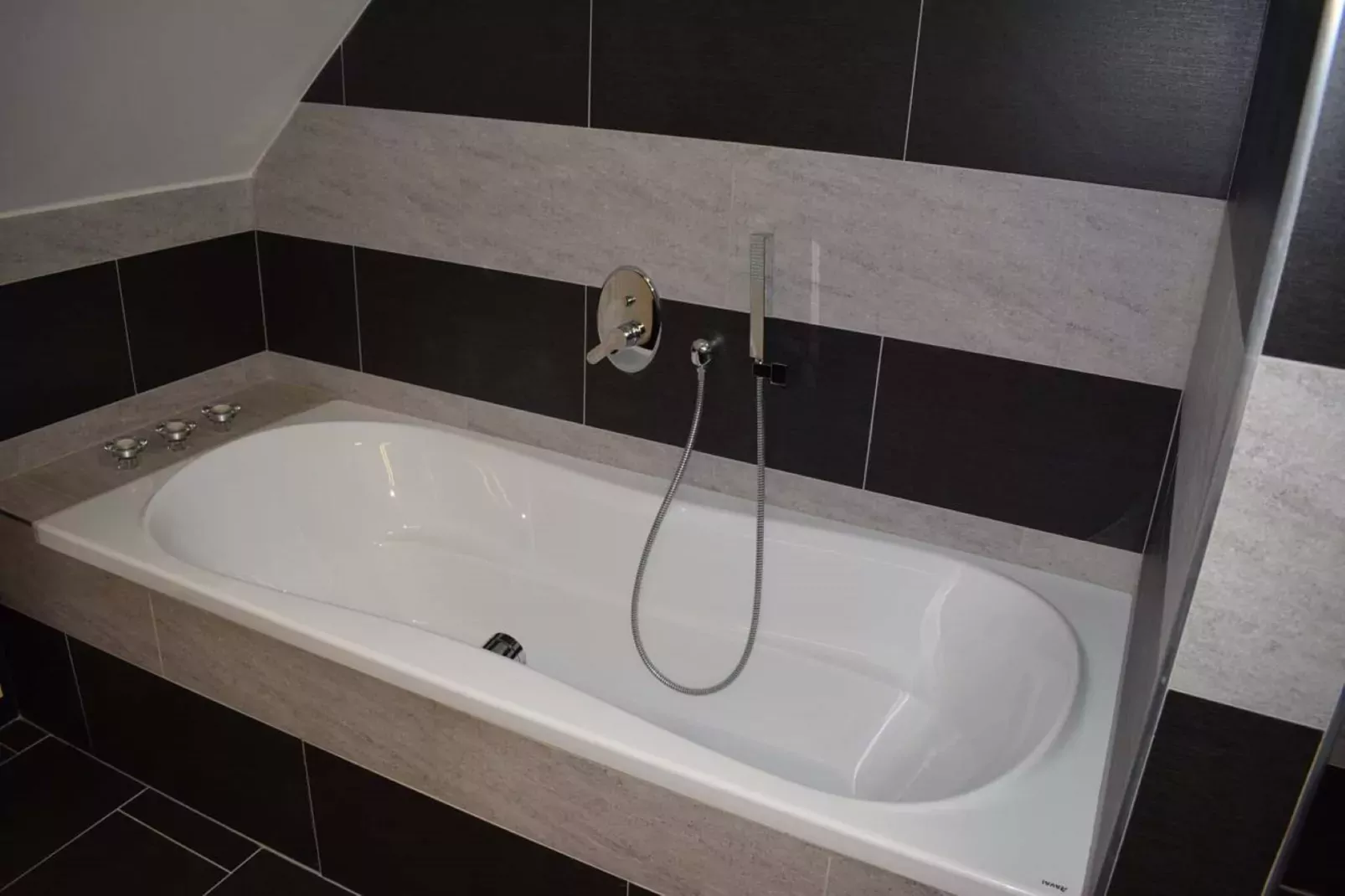 Lesany SLJK425-Badkamer