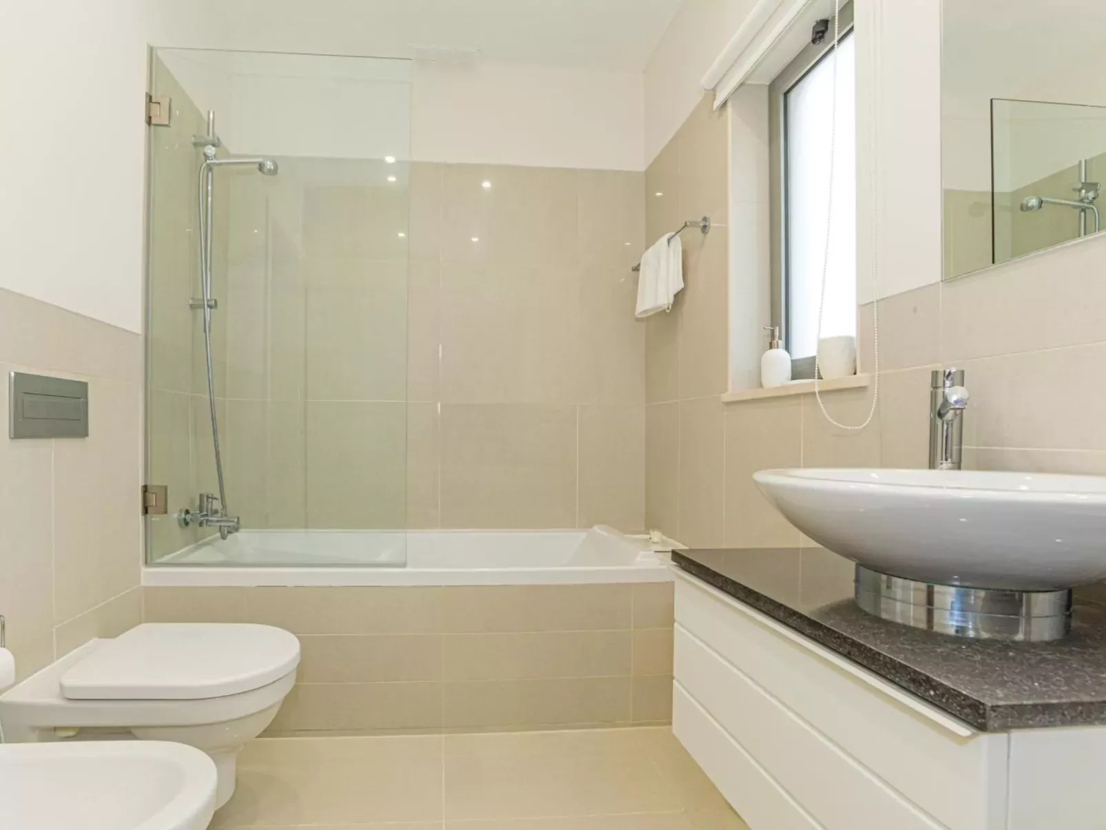 Pine Hills Reva Santuary Modern Elegance-Binnen