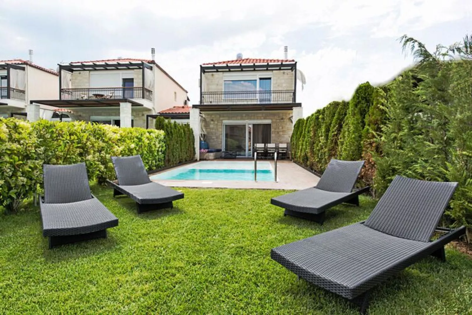 Holiday homes Sunny Villas Resort and SPA Chanioti-EXCLUSIVE FAMILIY VILLA 4 BEDROOMS private pool-Buitenkant zomer