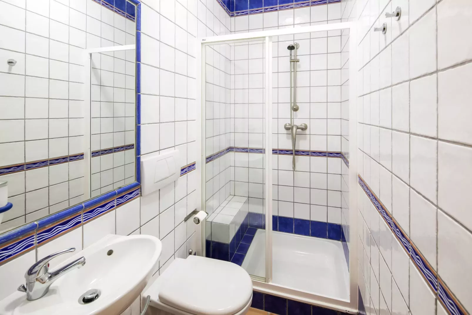 41 Terraços de Benagil (Casa Pedrinho)-Badkamer