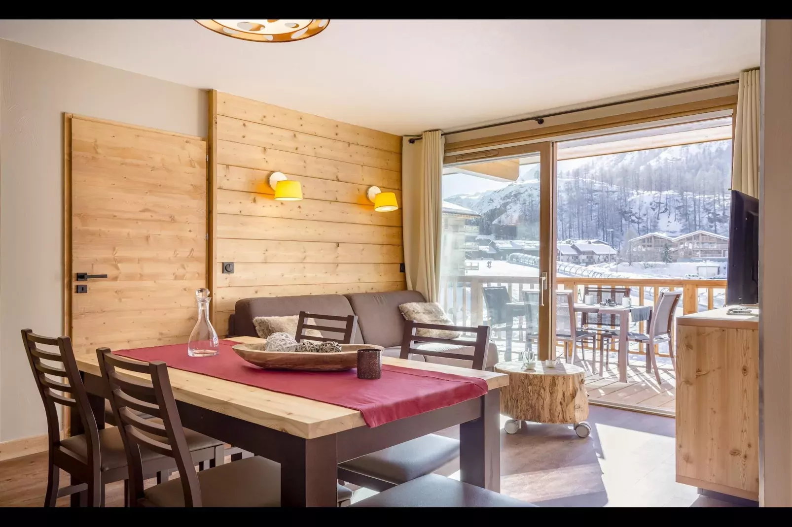 TIGNES_8PM-Eetkamer