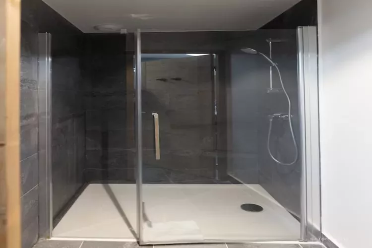 SERRE CHEVALIER Le Cristal Lodge-RF16-Badkamer