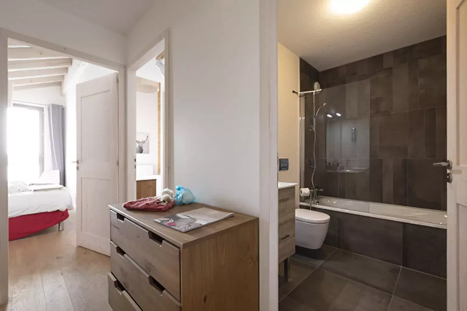 Le Hameau de barthelemy-A48P-Badkamer