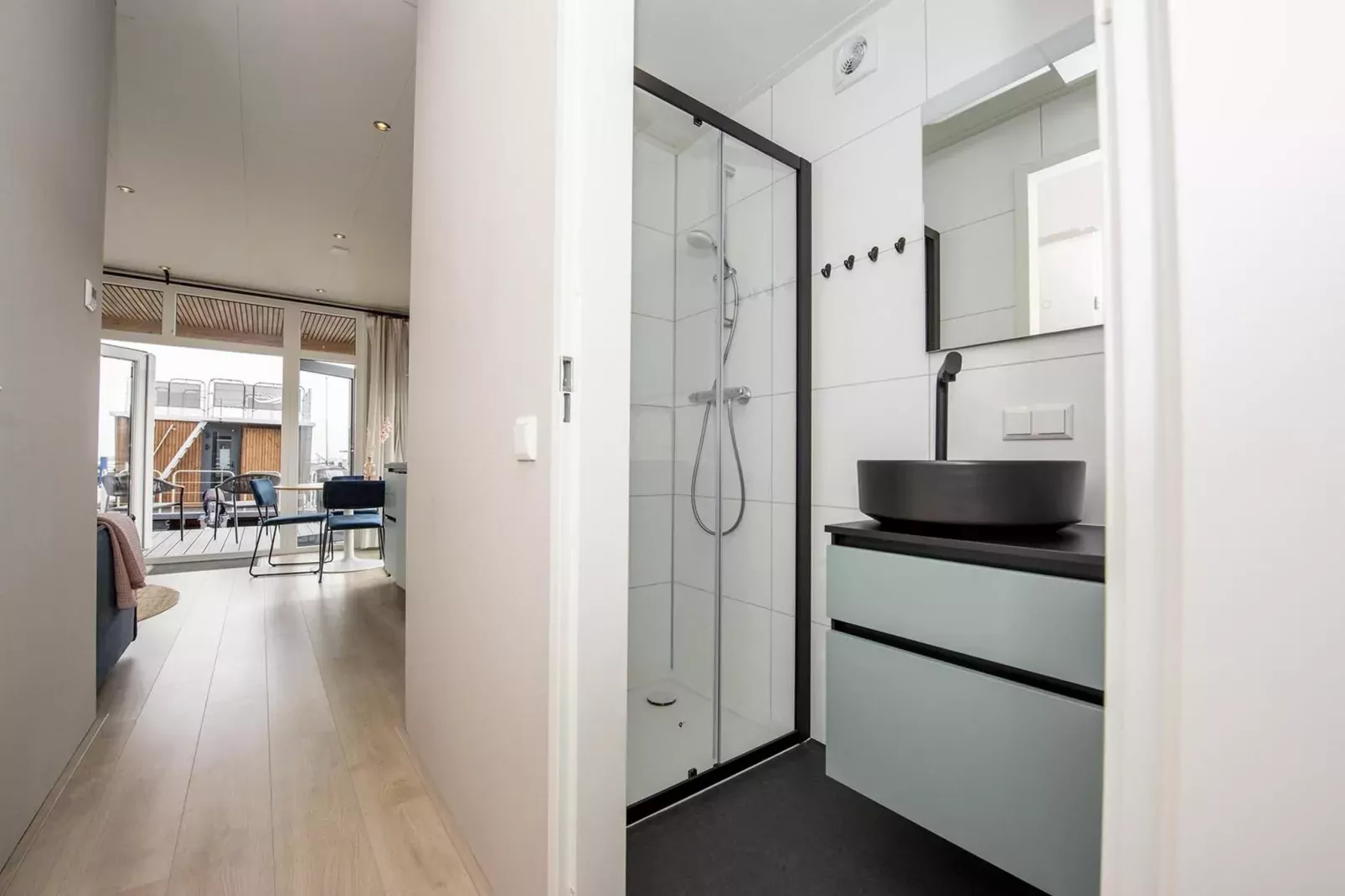 RiggelBrug Sneekermeer-Badkamer