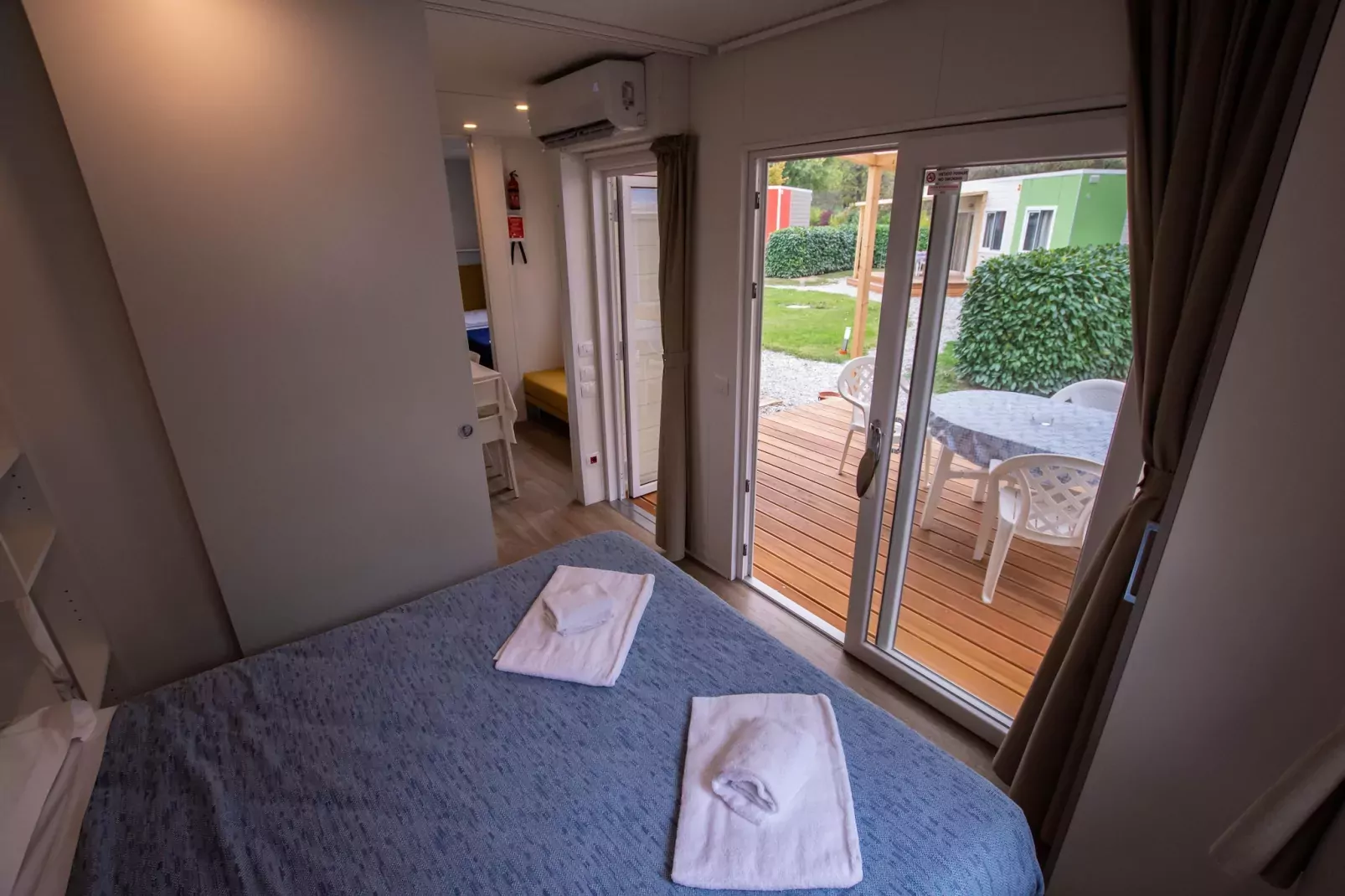 RESIDENCE ALBA VILLAGE / TWO-ROOM APT 4 PEOPLE MEZZANINE B4S-Slaapkamer