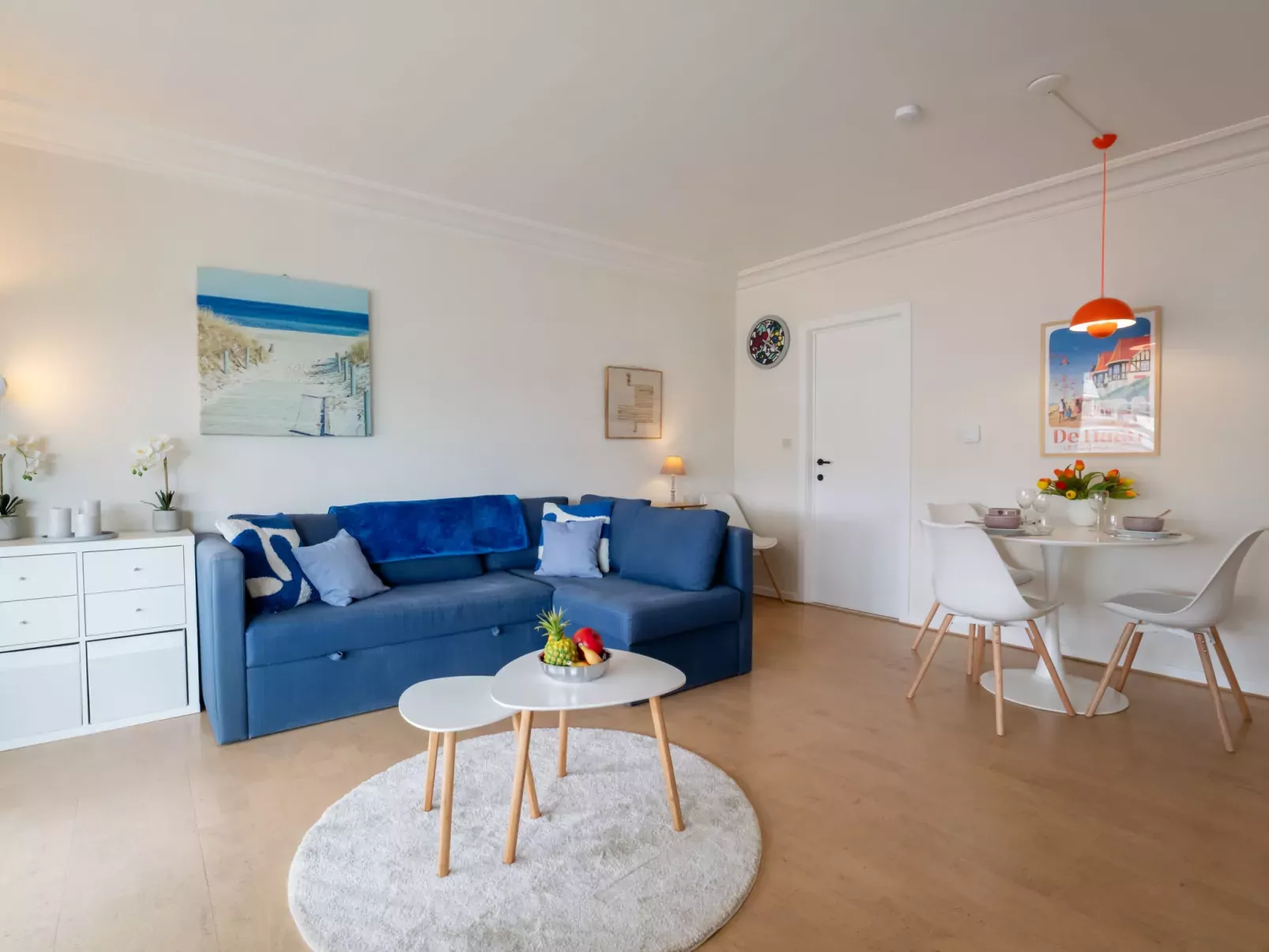 Cosy @ the beach studio with pool-Binnen
