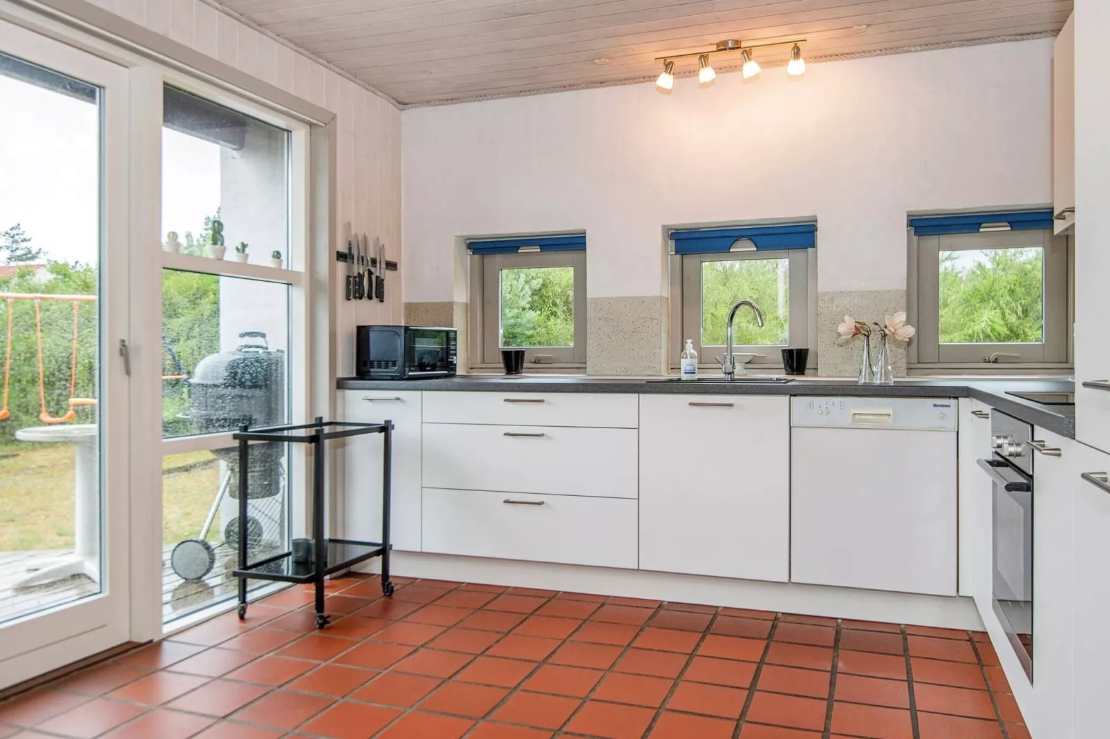 Rustgevende vakantiewoning in Ebeltoft met whirlpool-Binnen