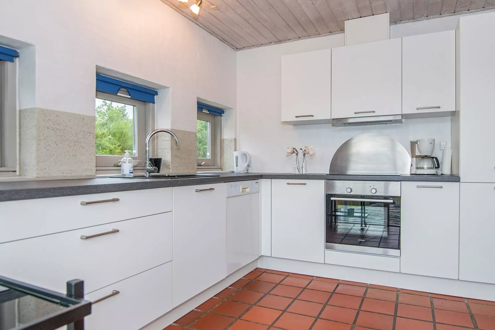 Rustgevende vakantiewoning in Ebeltoft met whirlpool-Binnen