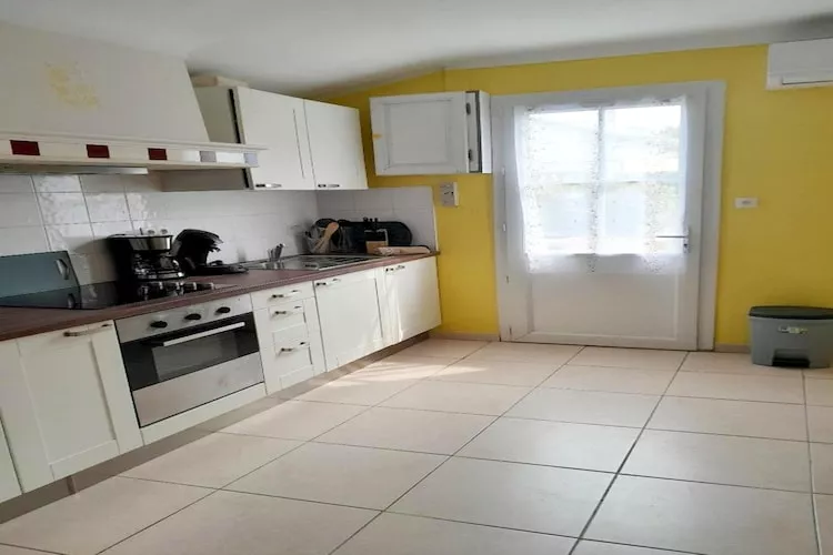 Vakantiehuis in Arcachon met tuin en buitenkeuken-Keuken
