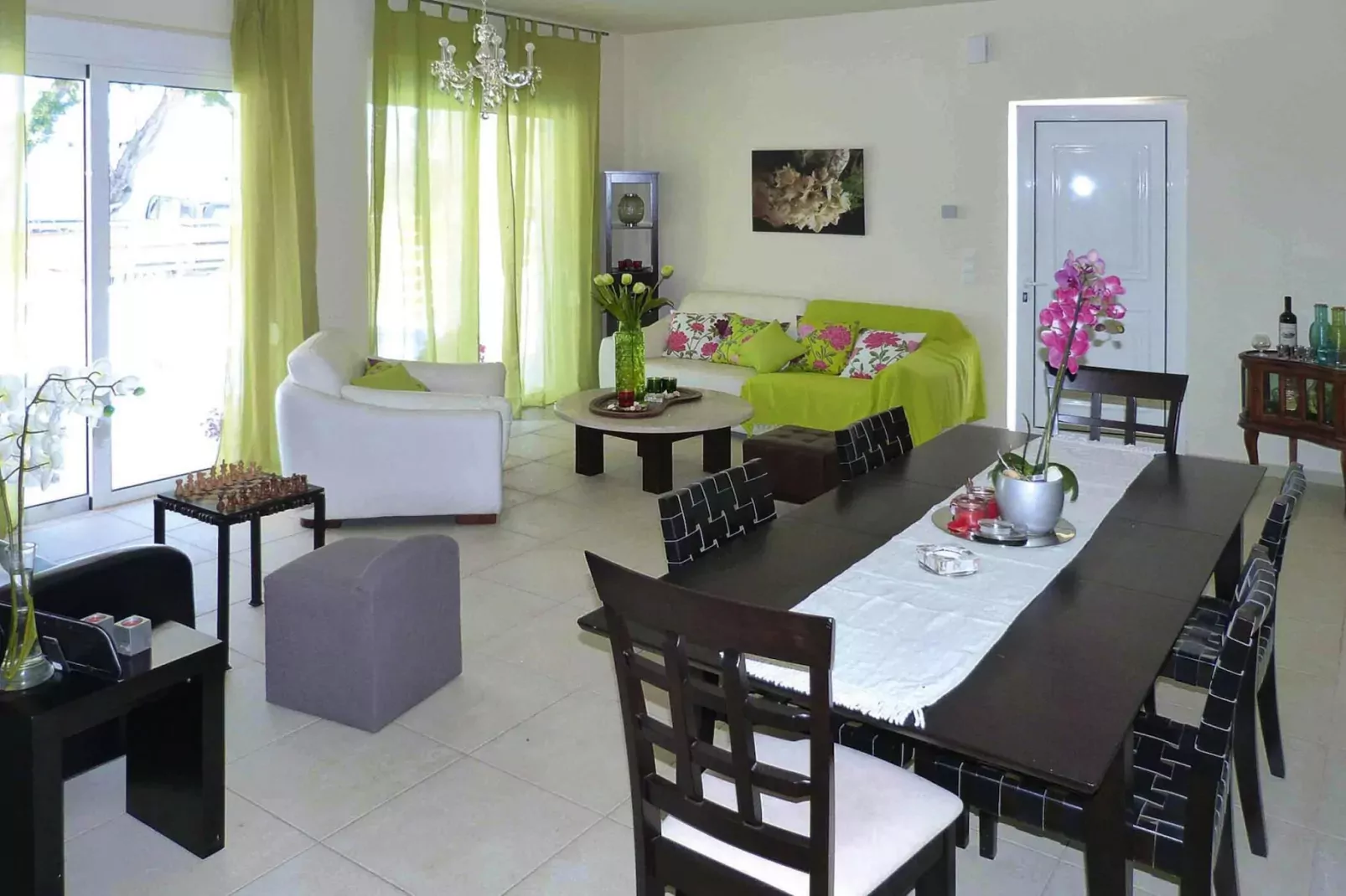 Villas Azure Beach, Nopigia-1-bedroom-villa - 45 sqm with sharing pool-Eetkamer