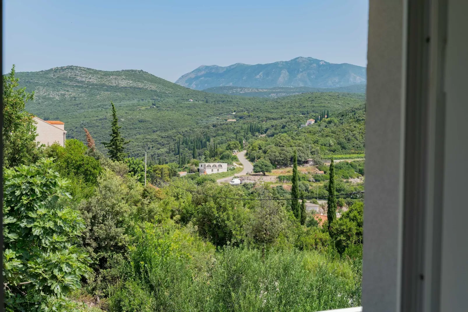 Apartment Konak - Two Bedroom Apartment with Terrace and Sea View-Buitenlucht