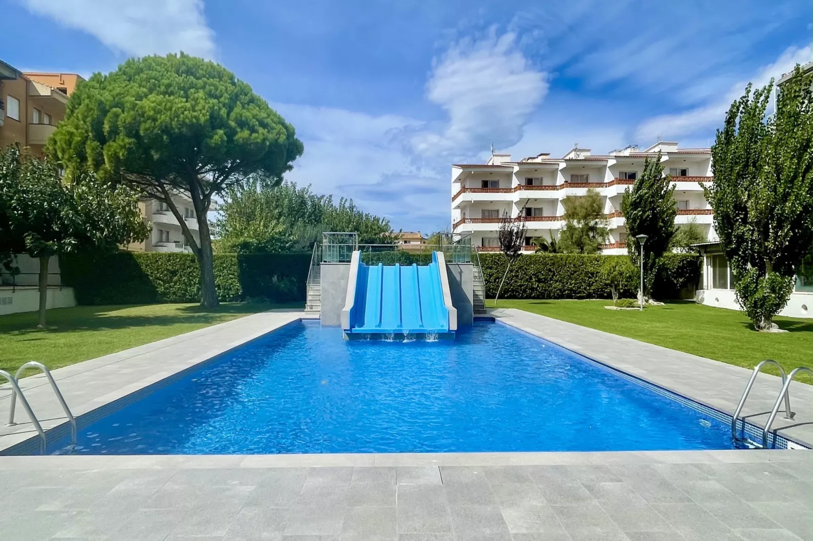 BLAU PARK 126
