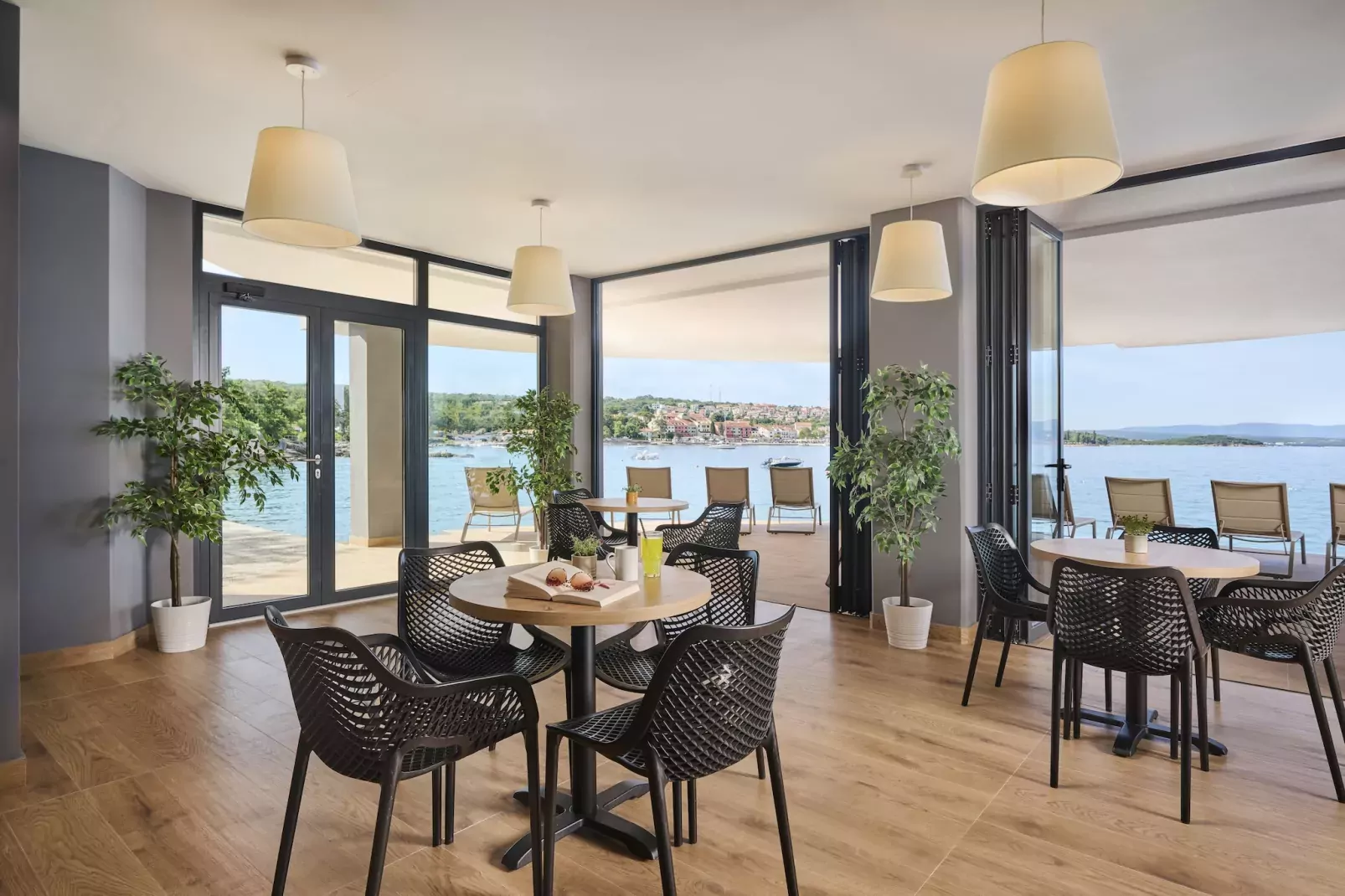 Aminess ATEA Camping Resort - Njivice - AMBER LUXURY Holiday home 5 Pers 40m2-Eetkamer