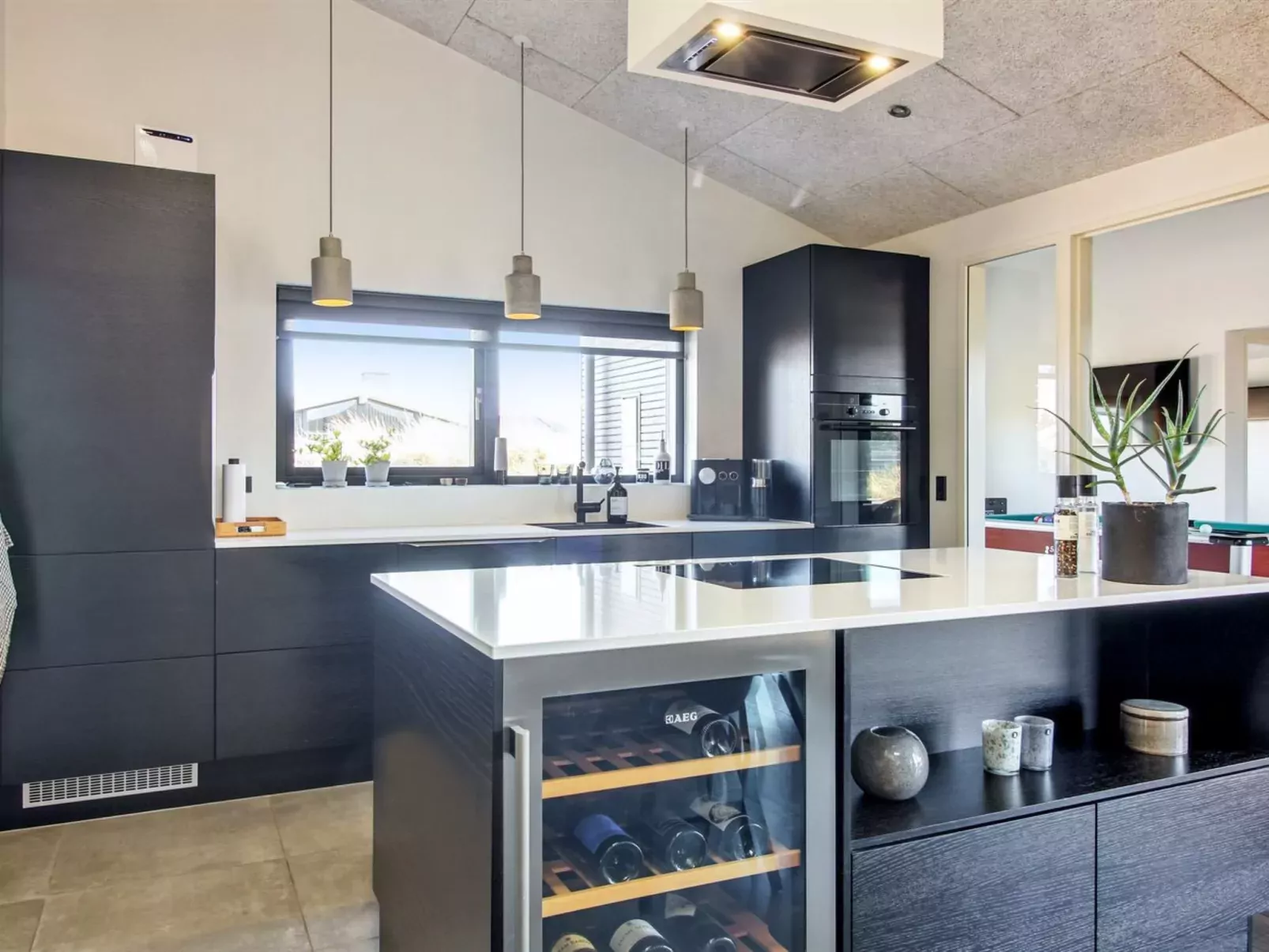 "Eriksine" - 750m from the sea-Buiten