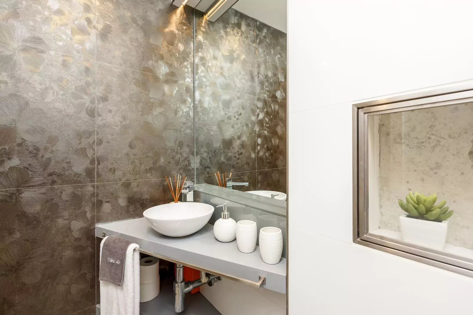 YOUROPO - Ribeira Porto 3-Badkamer