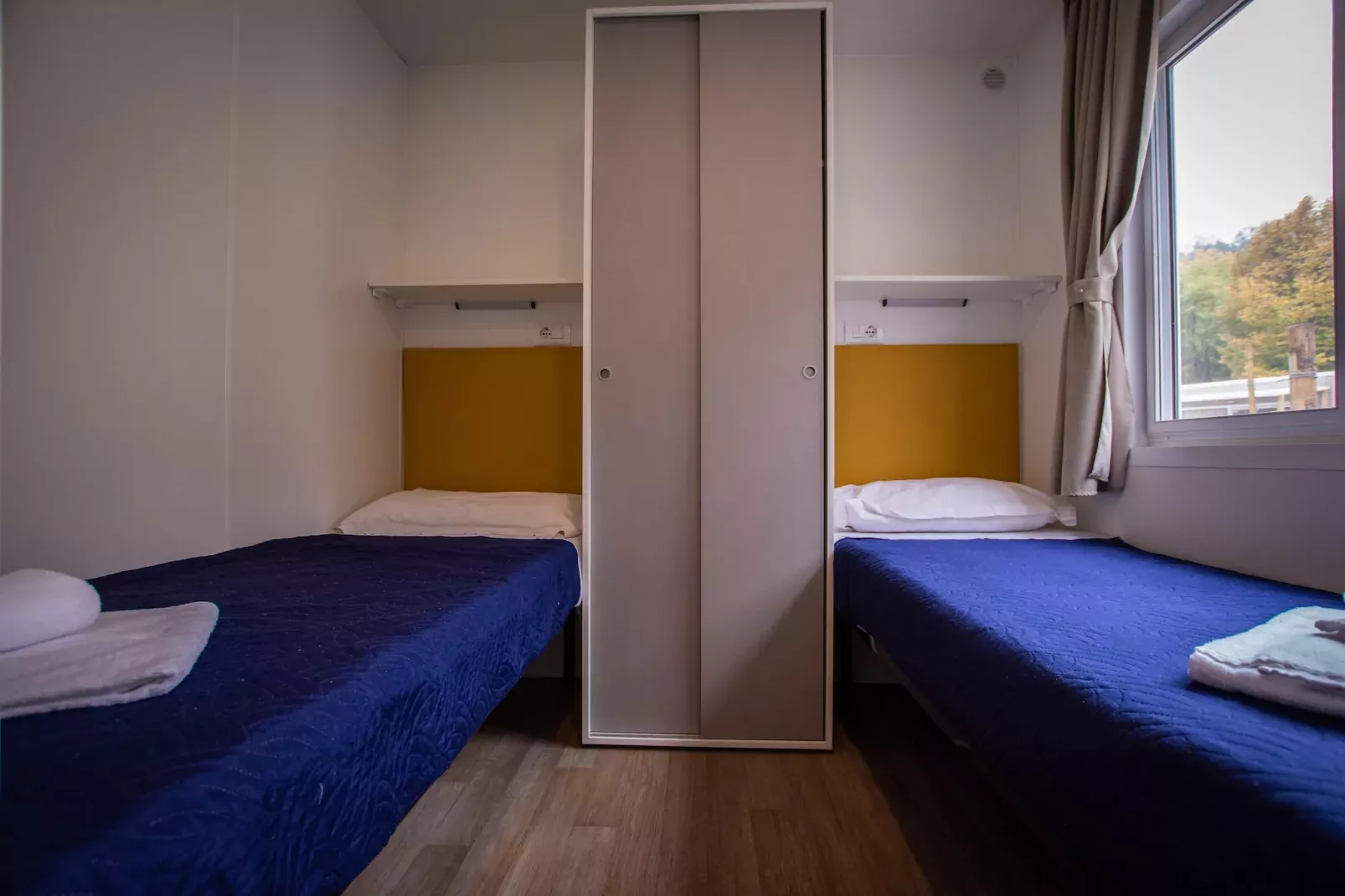 RESIDENCE ALBA VILLAGE / TWO-ROOM APT 4 PEOPLE MEZZANINE B4S-Slaapkamer