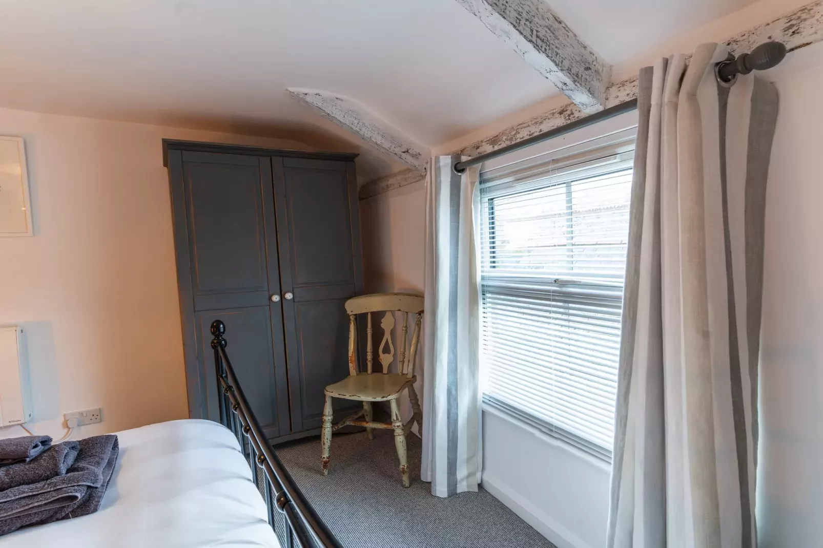 Old Harbour Cottage-Slaapkamer