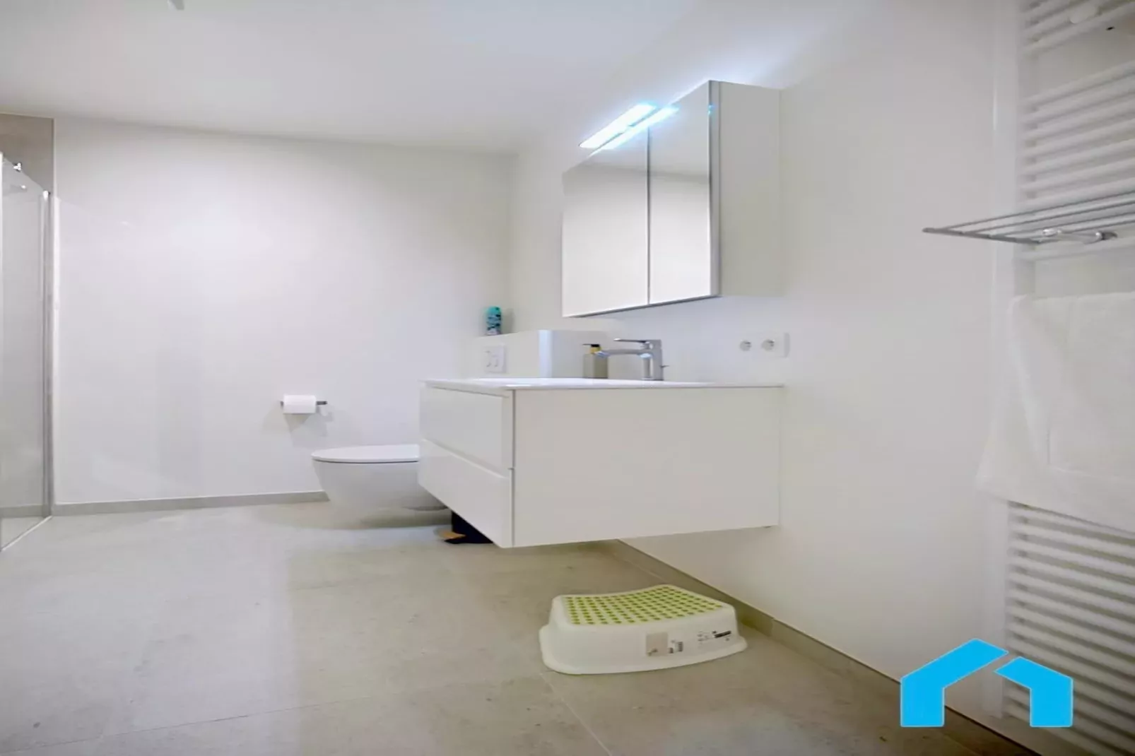 Emeraude 11-Badkamer