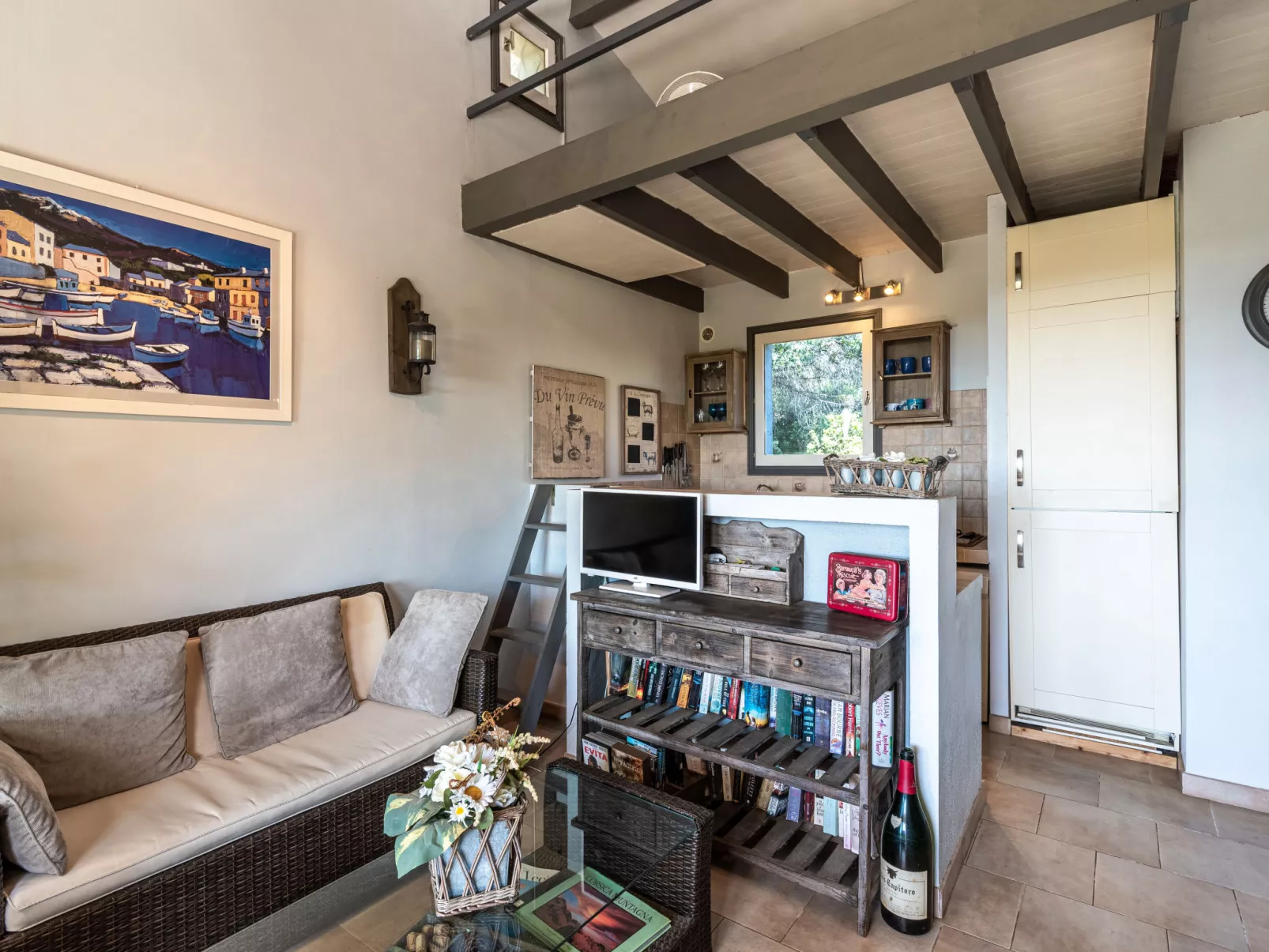 Le petit cabanon gris-Binnen