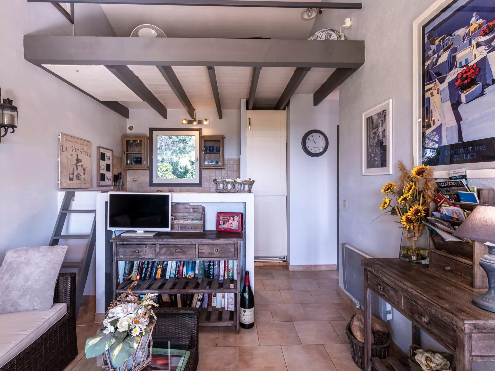 Le petit cabanon gris-Binnen