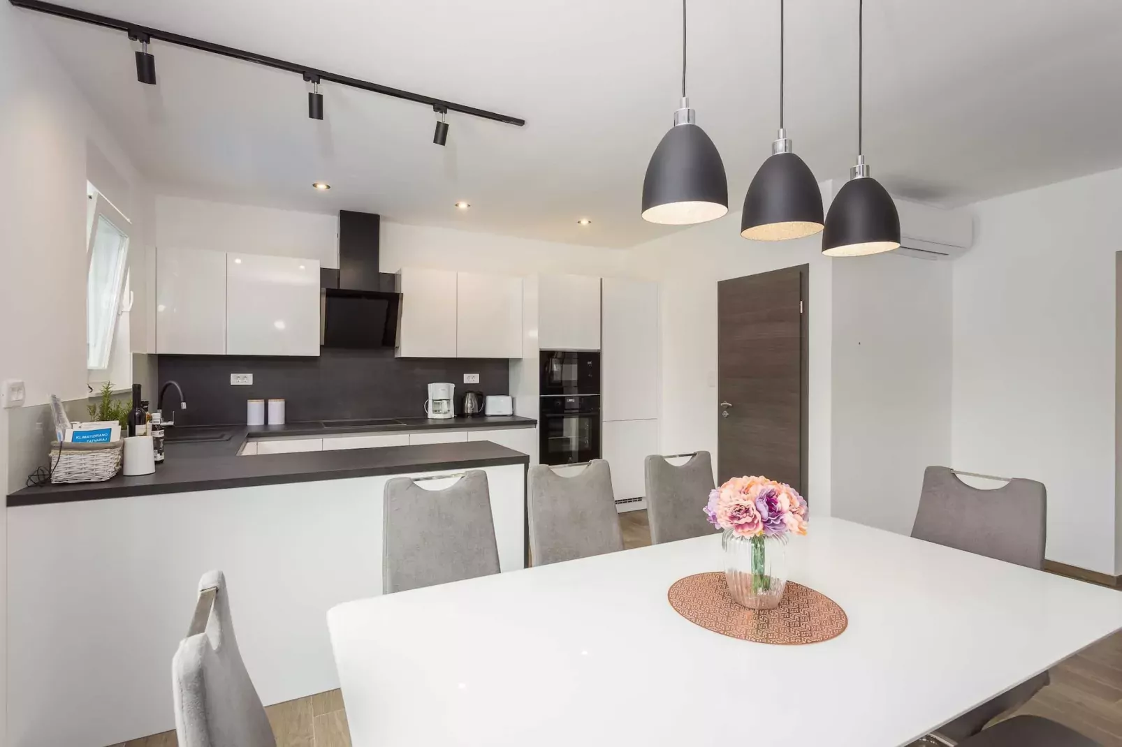 Holiday Home Greta with Private Pool-Keuken