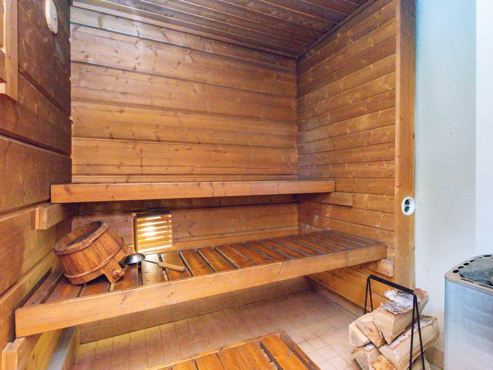 Hot pool cottage iitu-Binnen