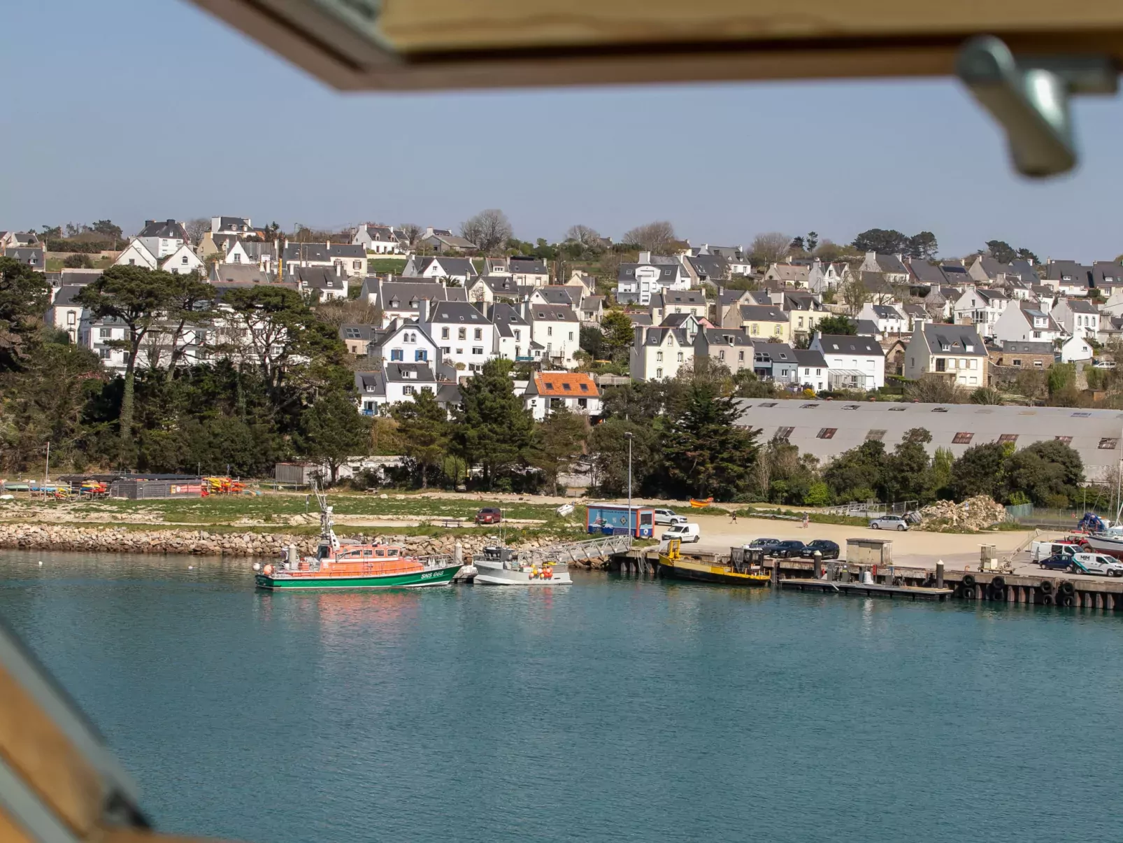 Entre port et plages-Buiten