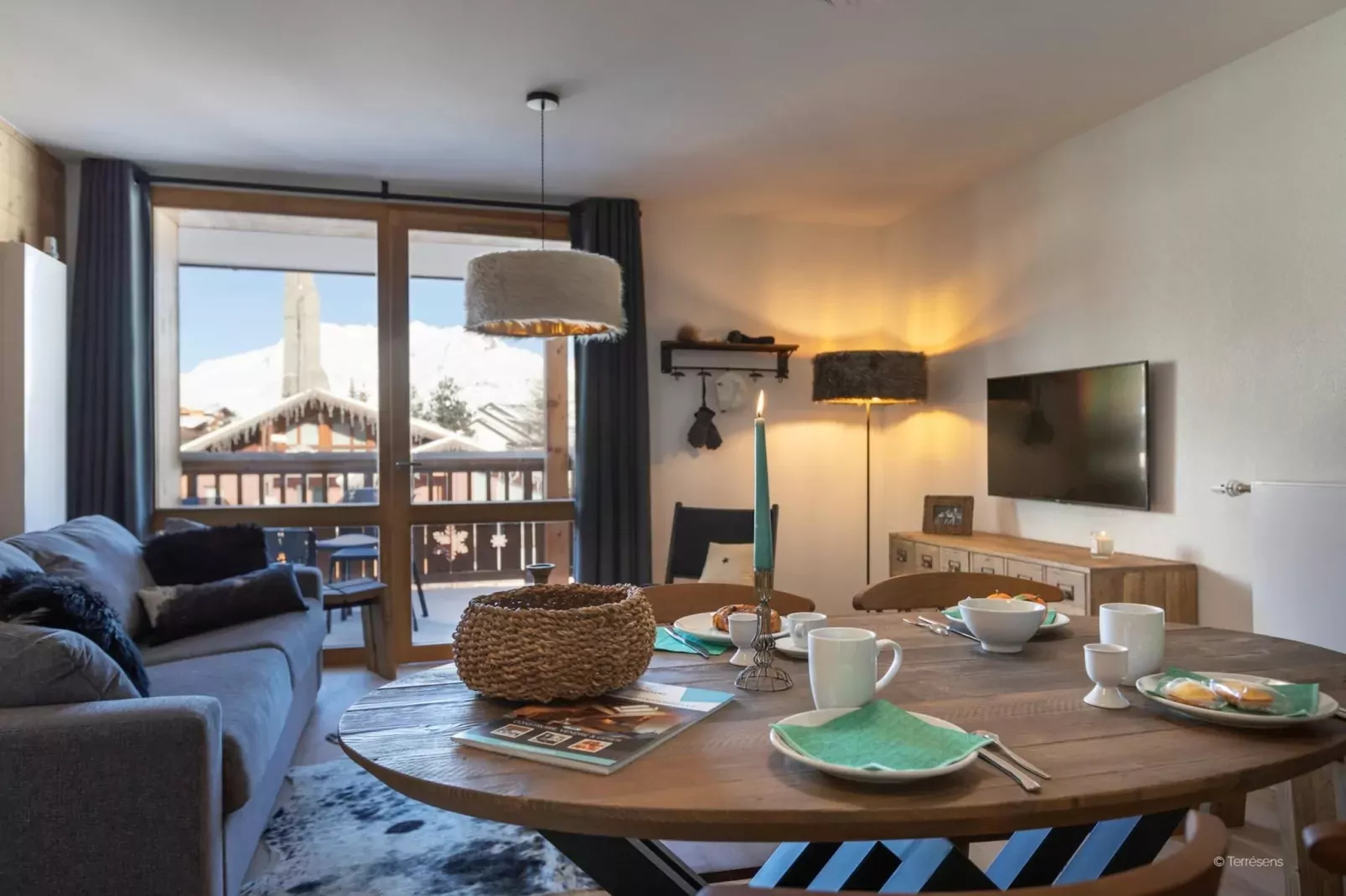 LES DEUX ALPES Neige et Soleil -A38P-Eetkamer