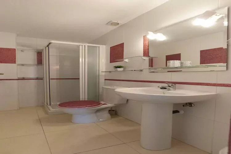 1234 MIRASOL con piscina-Badkamer