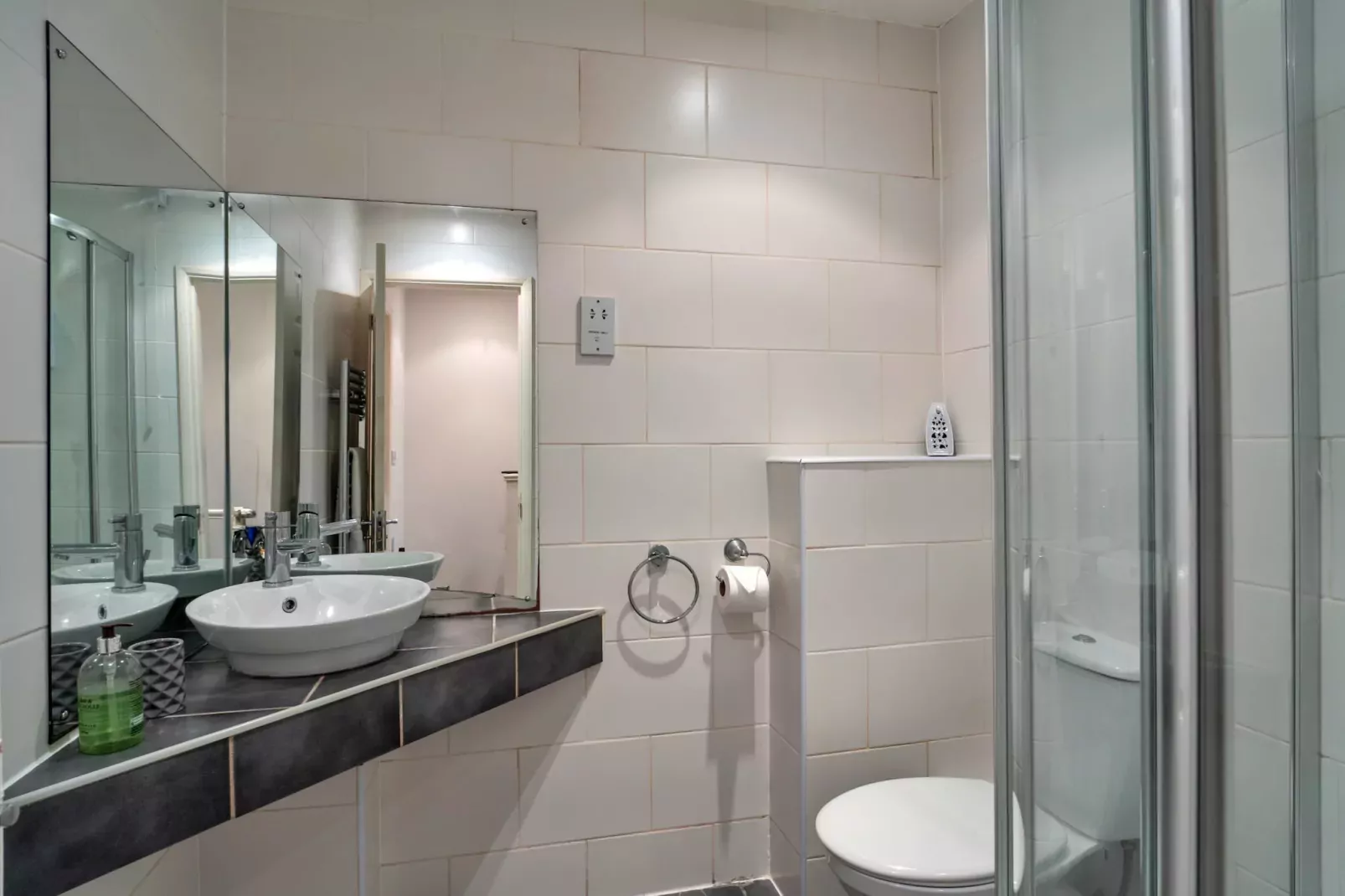 Carworgie Cottage-Badkamer