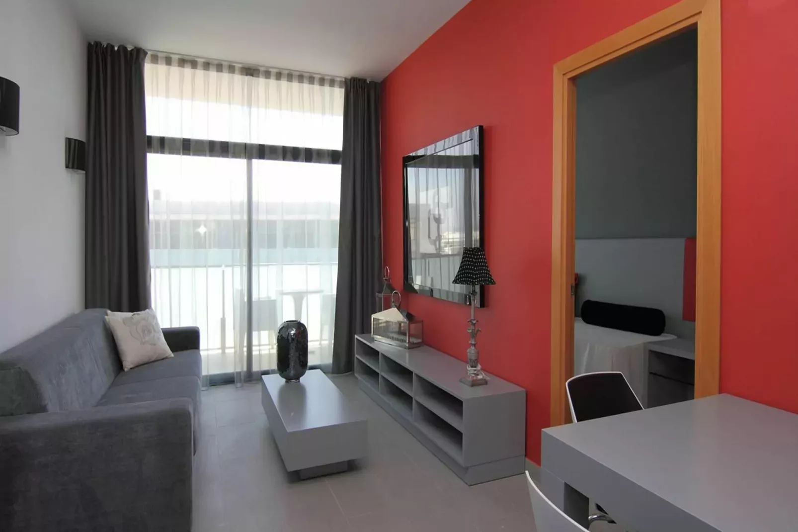 APOLO SUITES RENTALMAR 2/4-Eetkamer