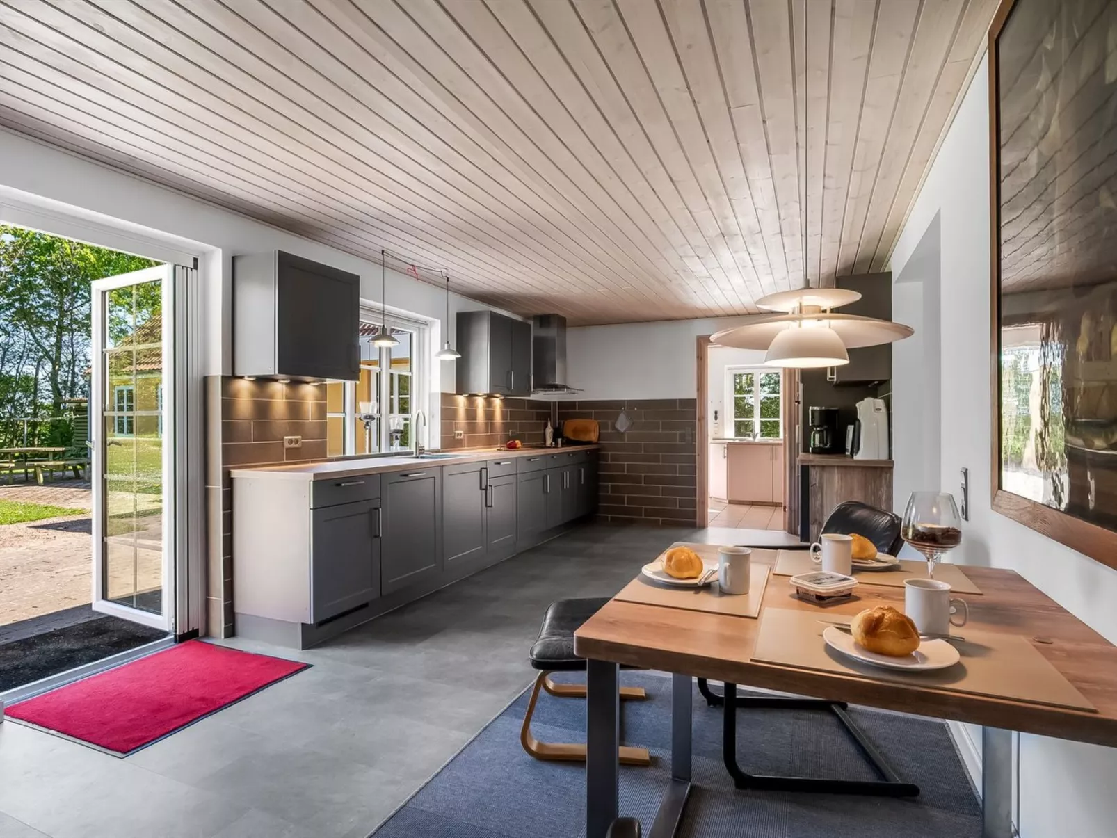 "Quirina" - 6km from the sea-Binnen