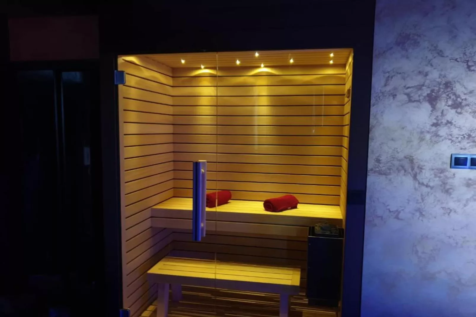 Apartment Tomislav Zagreb - One Bedroom Apartment with Private  Hot Tub-Sauna