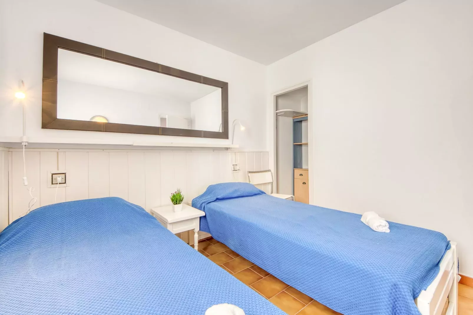 IBIZA BRAMER 11  Canyelles Roses-Slaapkamer