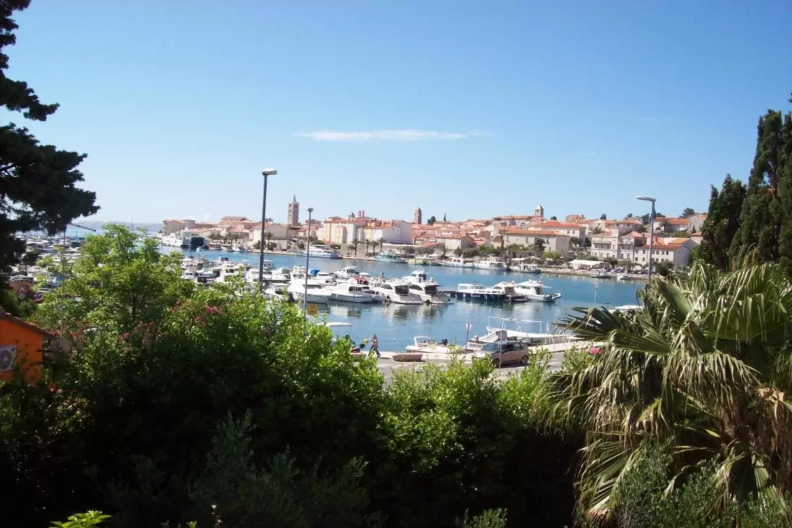 Max - Two Bedroom Apt with Balcony and Sea View-Gebieden zomer 5km