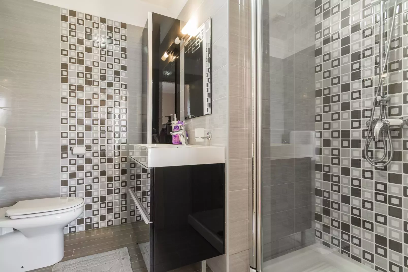 Villa Land with Private Pool-Badkamer