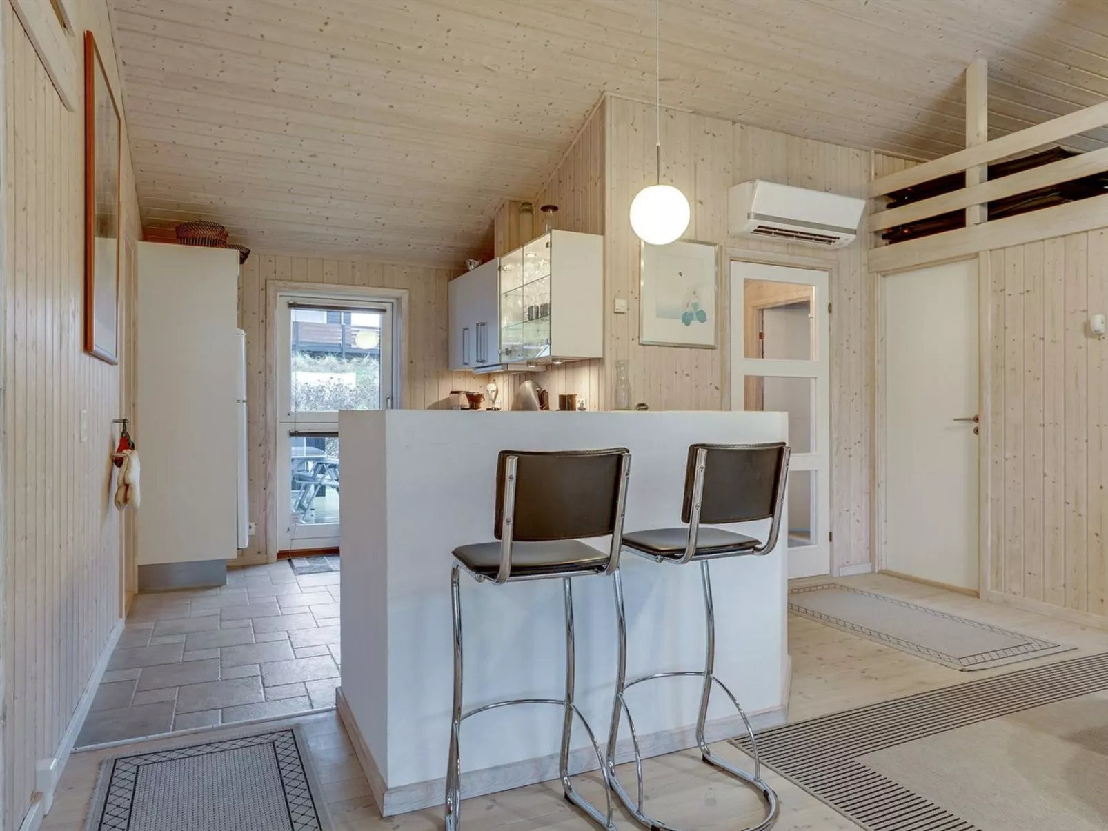 "Bovi" - 300m from the sea-Binnen