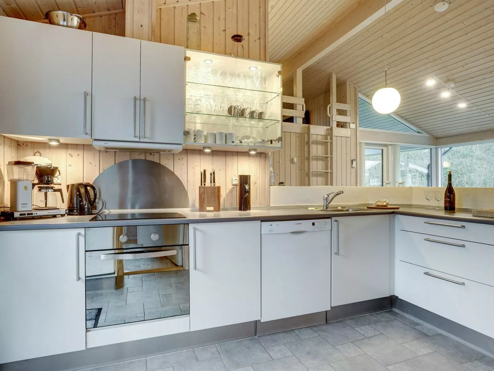 "Bovi" - 300m from the sea-Binnen
