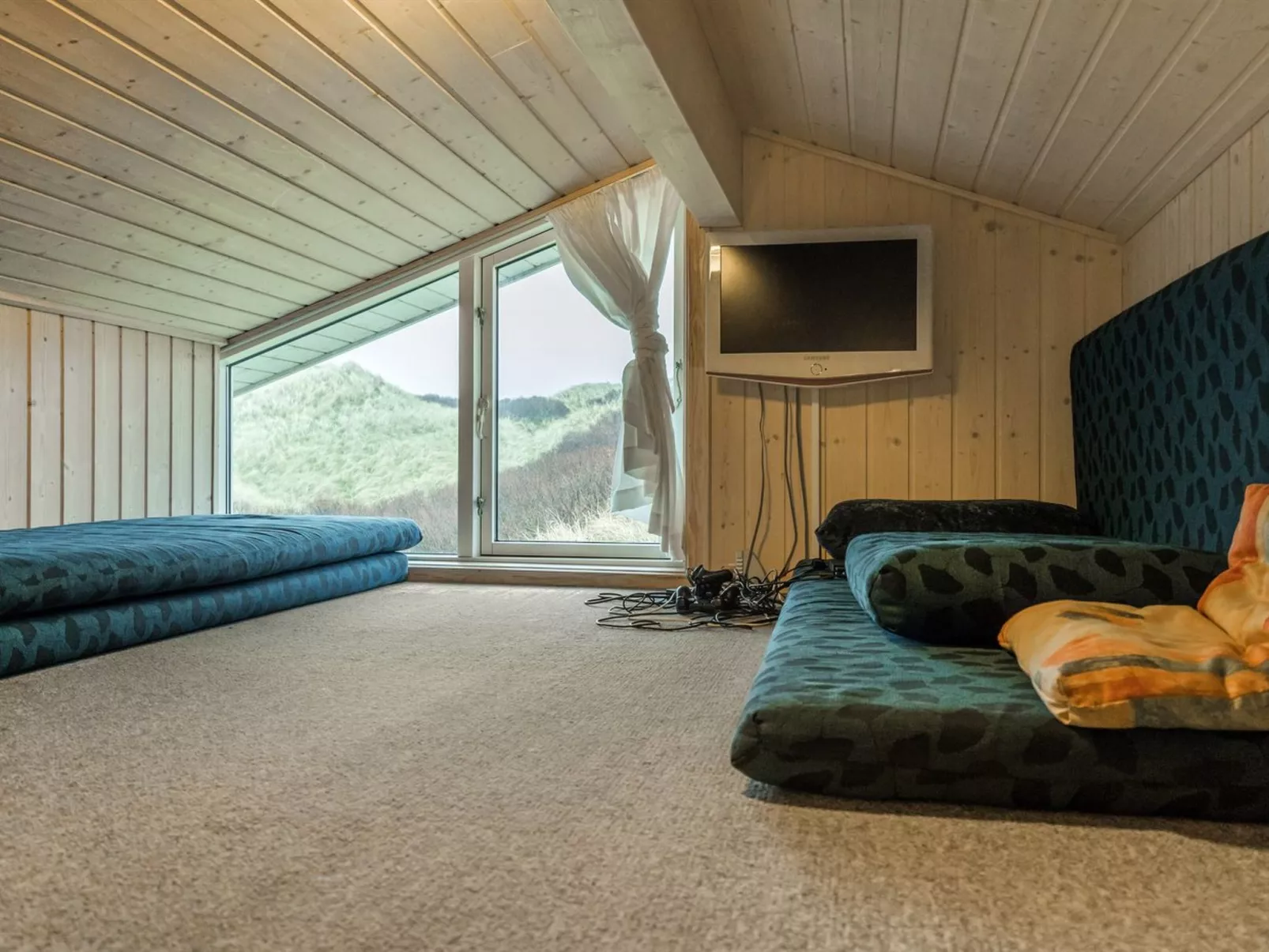 "Bovi" - 300m from the sea-Binnen