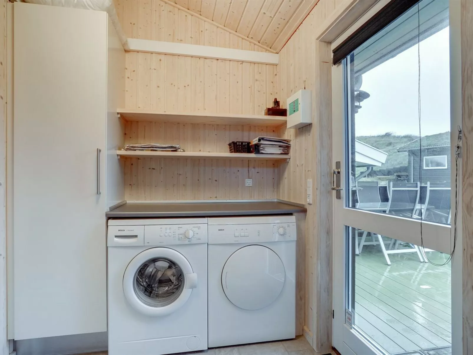 "Bovi" - 300m from the sea-Binnen