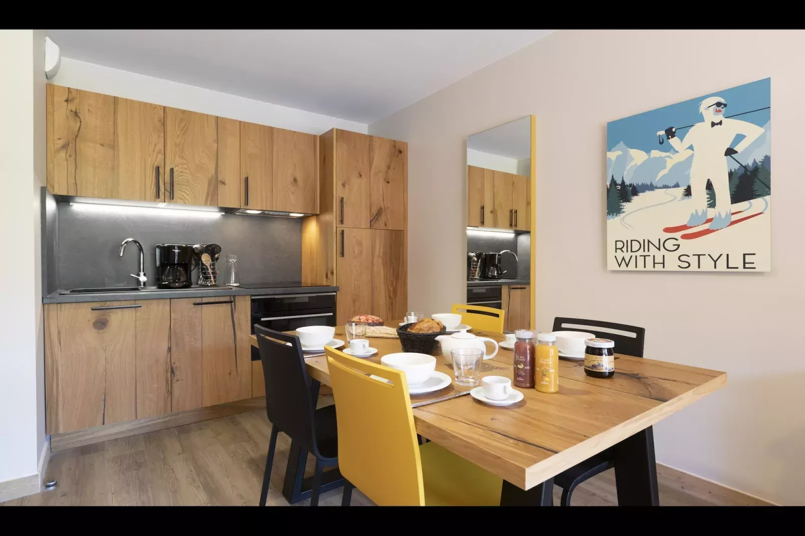 SAMOËNS-S8L-Eetkamer