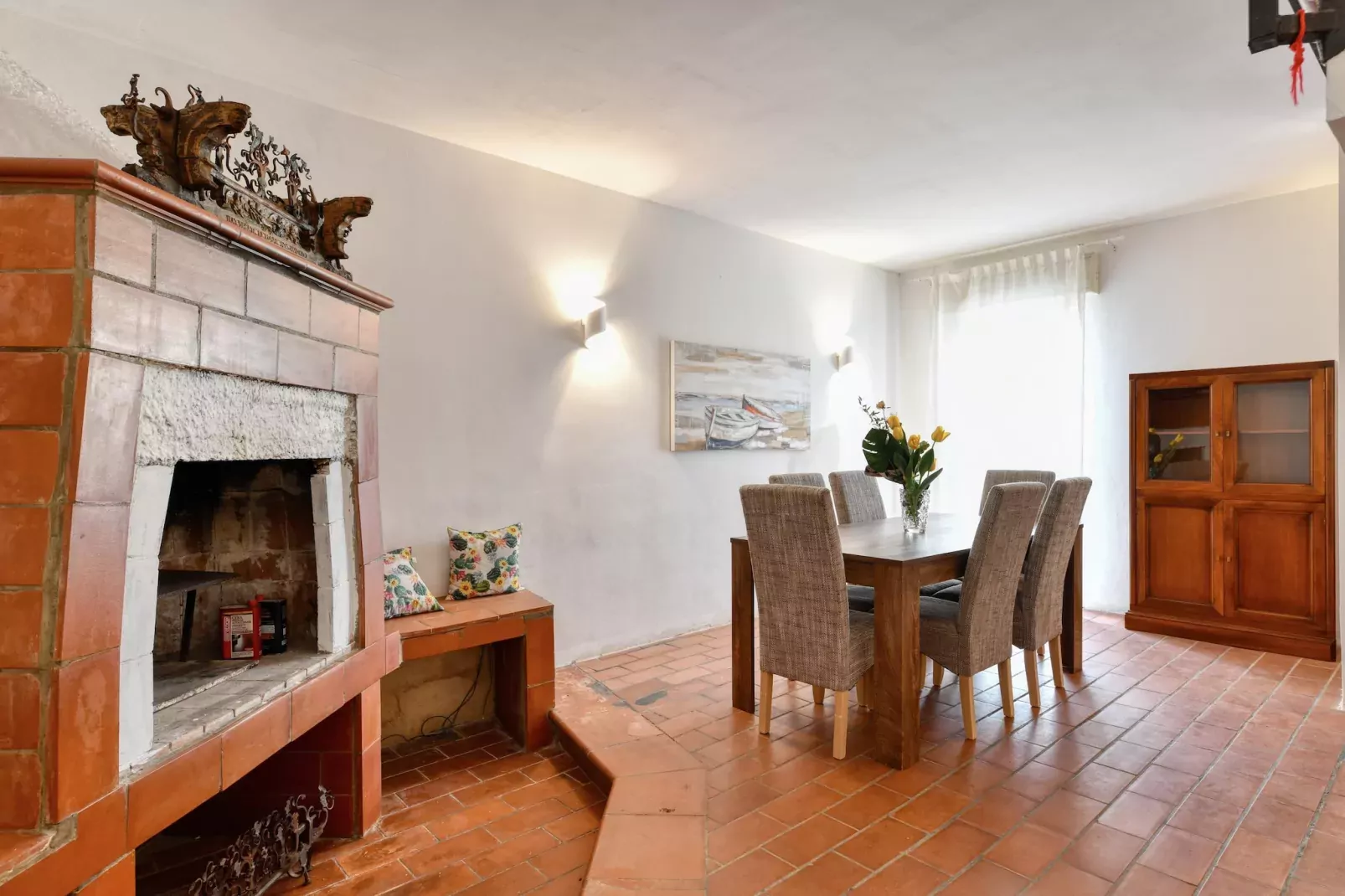 Villa Giugiò mit Privatpool-Eetkamer