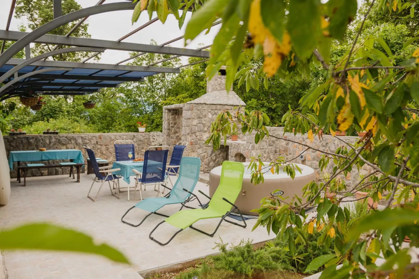 Apartment Lavanda - Four Bedroom Apartment with Hot tub and Terrace-Terras