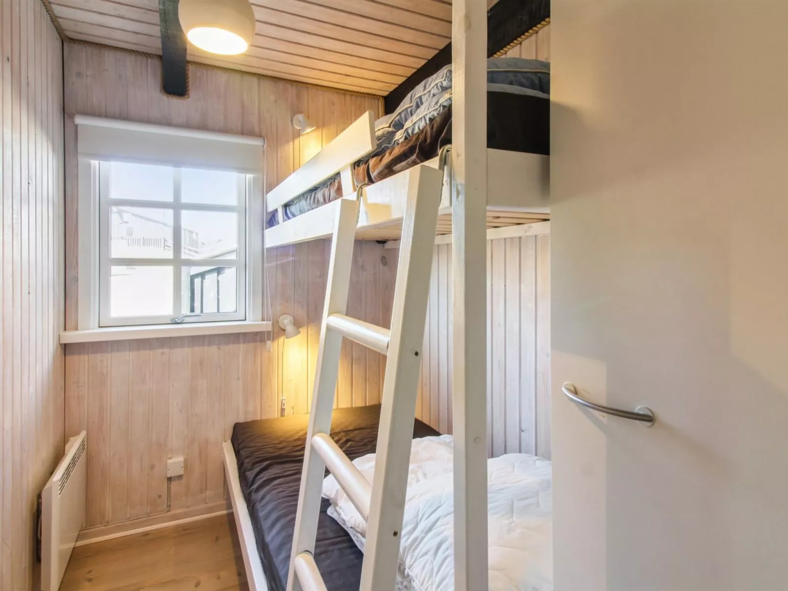 "Vesa" - 200m from the sea-Binnen