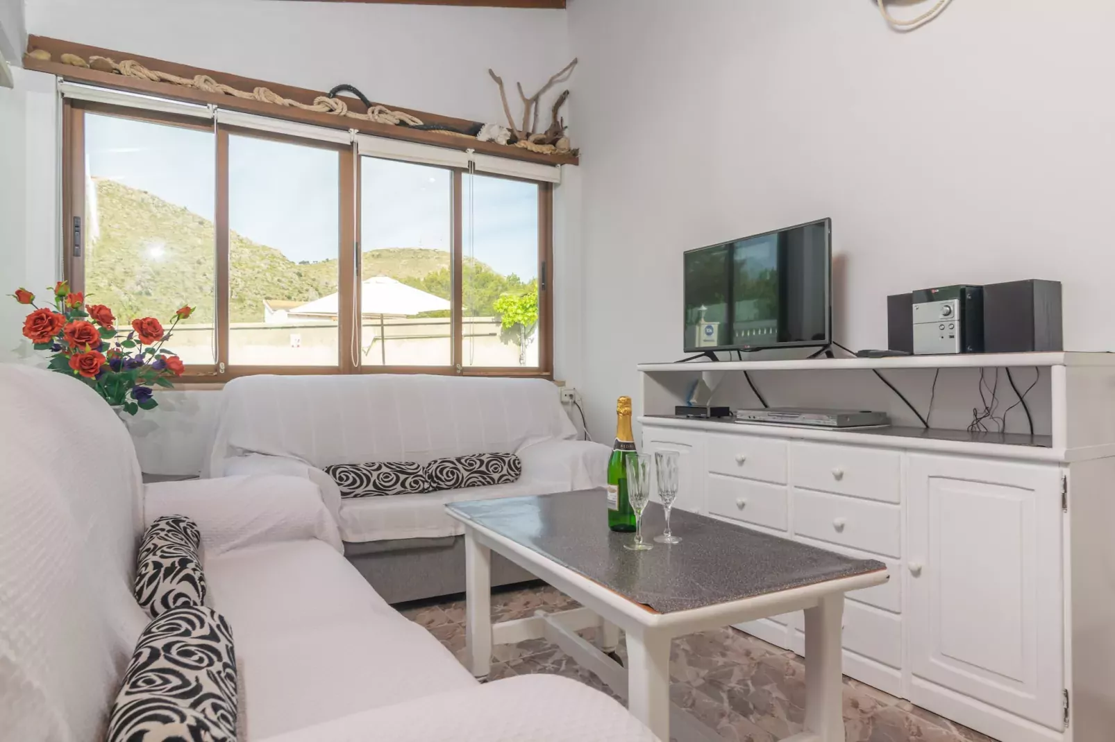 Villa Luna-Image-tags.