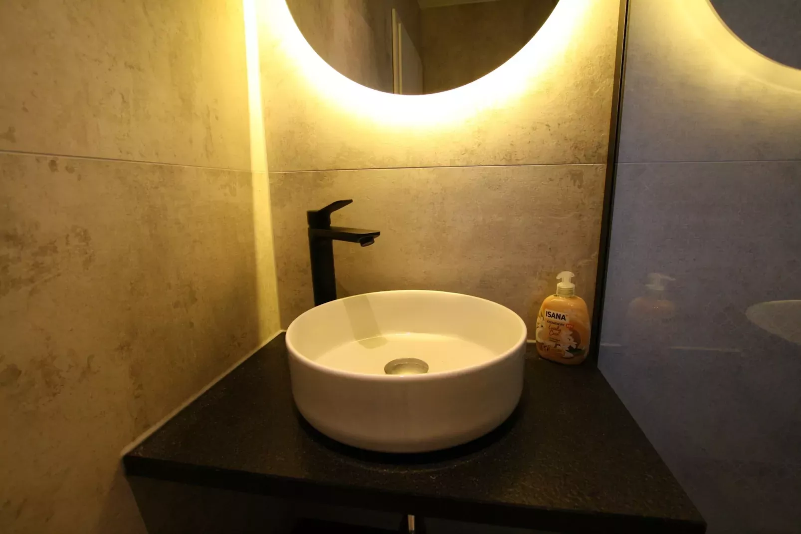 Ferienhaus mit Wasserblick 2 Pers-Badkamer