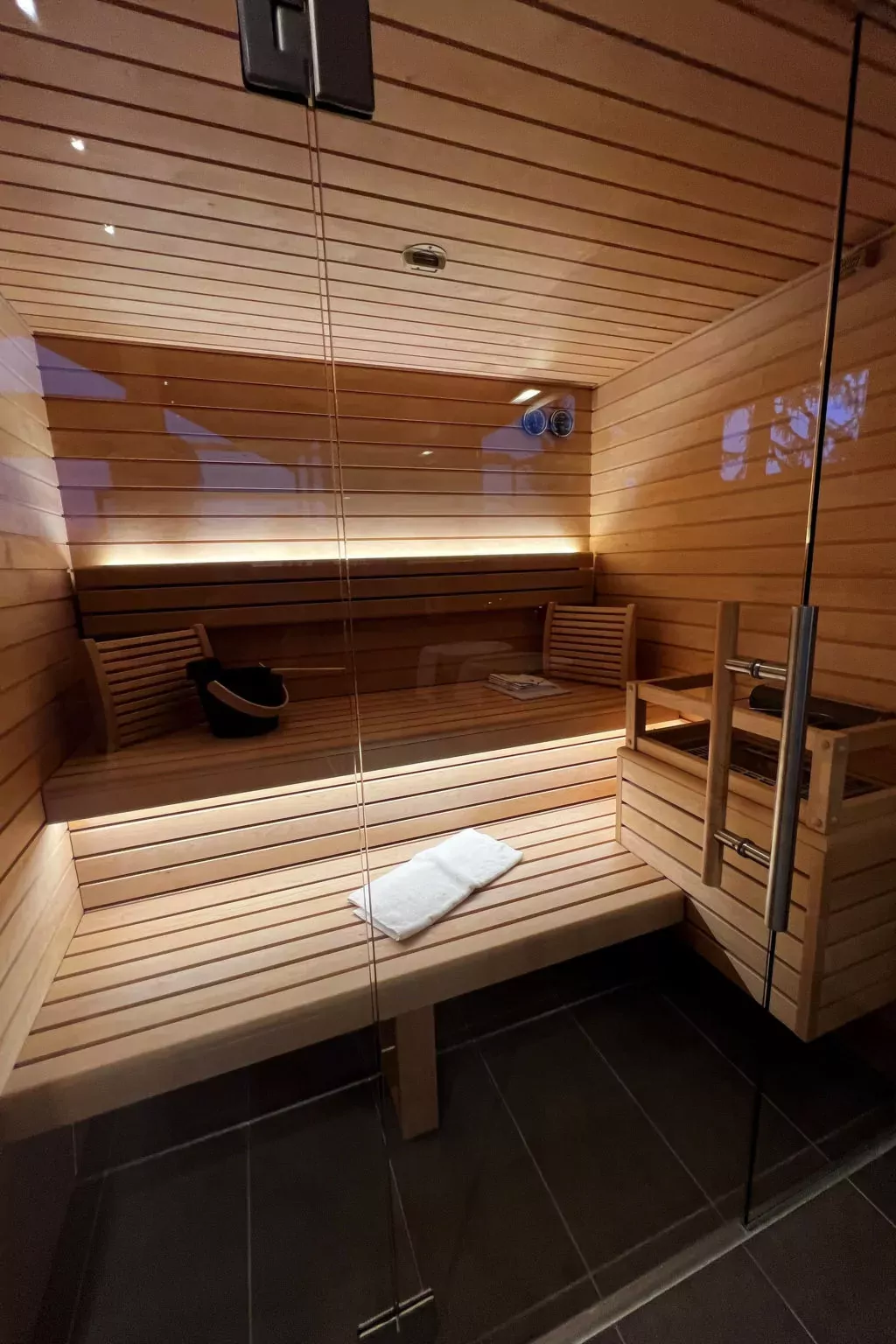 Superior #14 mit Sauna & Hot Tub-Binnen